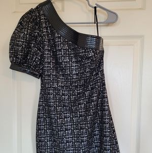 Hello Miss one-sleeve dress with faux leather detail